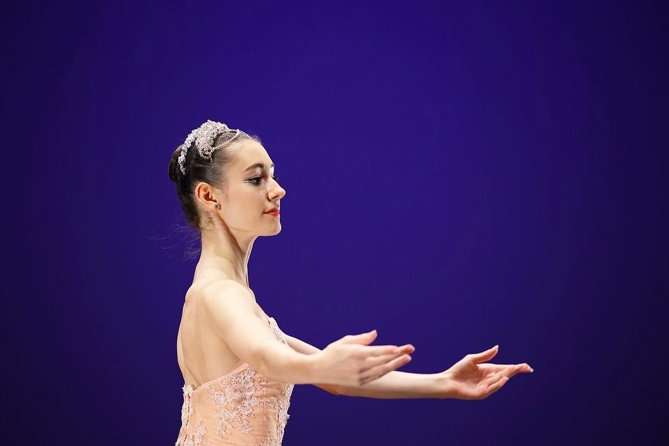 Scène - Emelyne Woodley